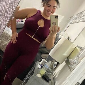 Burgundy Sleeveless Zip-Up Work Out Set